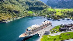 Kreuzfahrtschiff Fjorde Norwegen